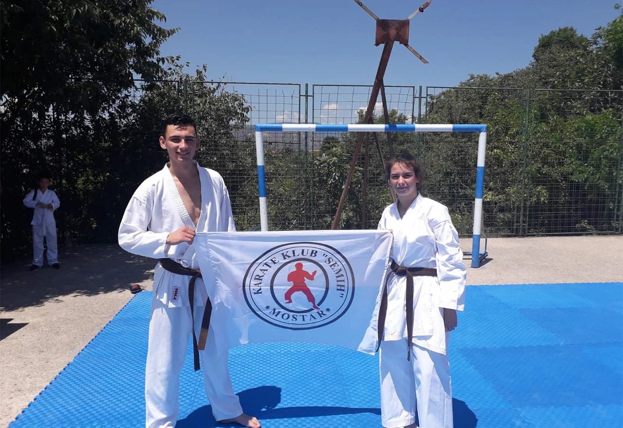 Nova zvanja za mlade mostarske karatiste