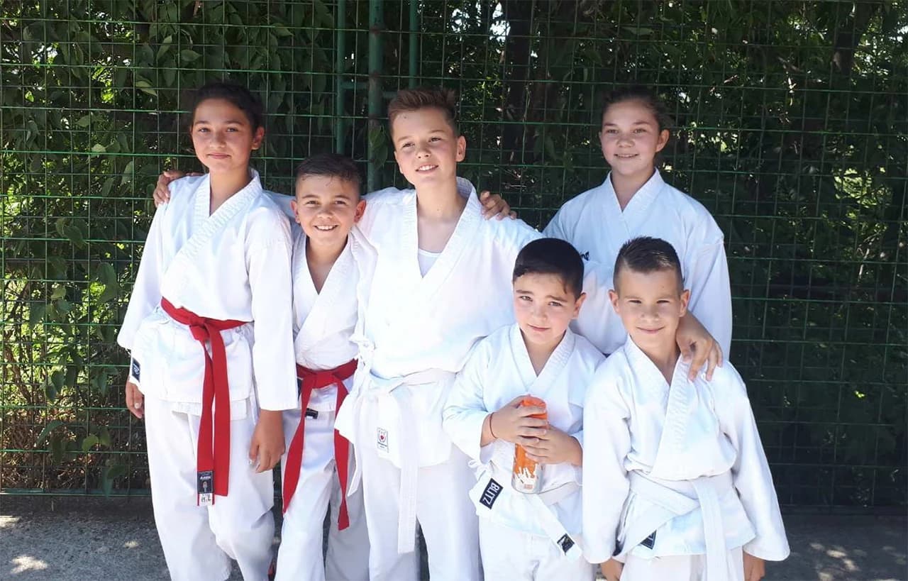 Nova zvanja za mlade mostarske karatiste