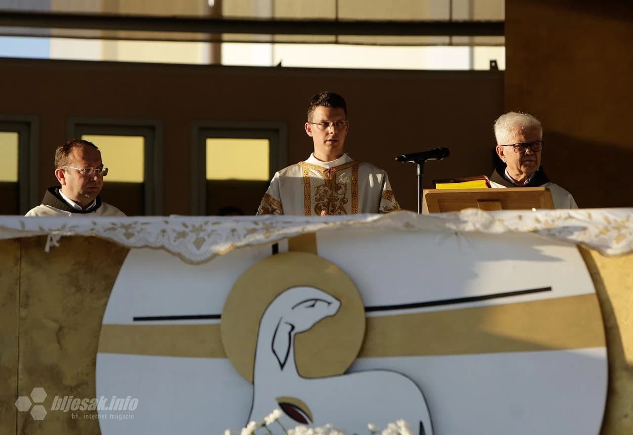 Tisuće vjernika na misi u Međugorju na 39. obljetnicu ukazanja