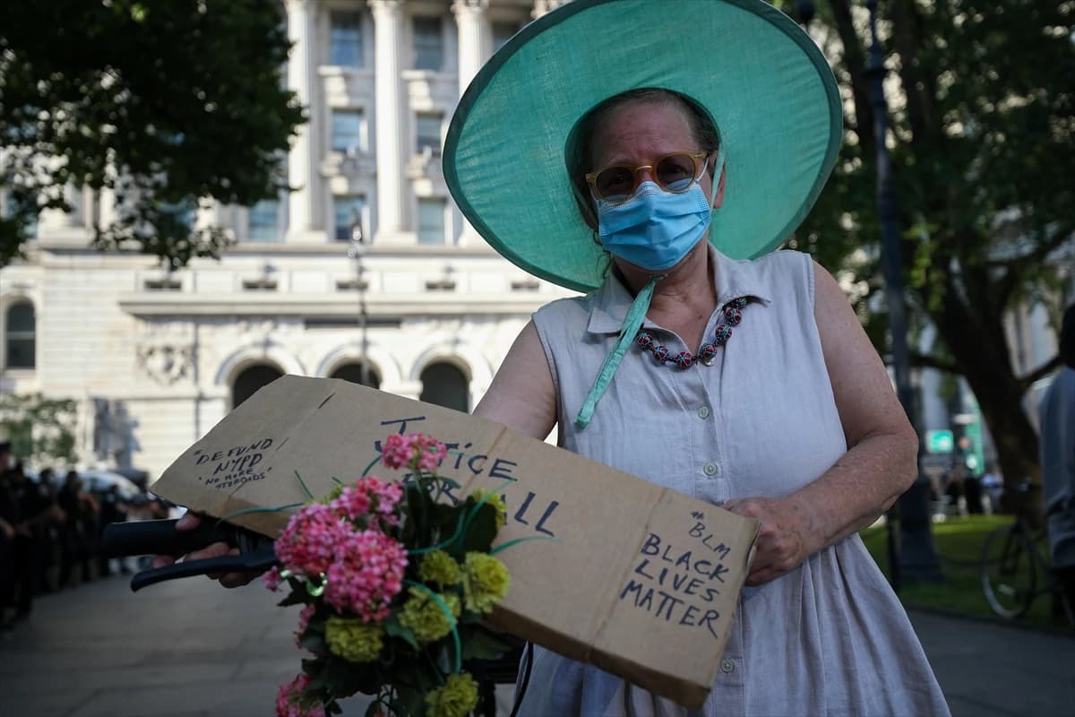 U New Yorku i dalje traju antirasistički prosvjedi