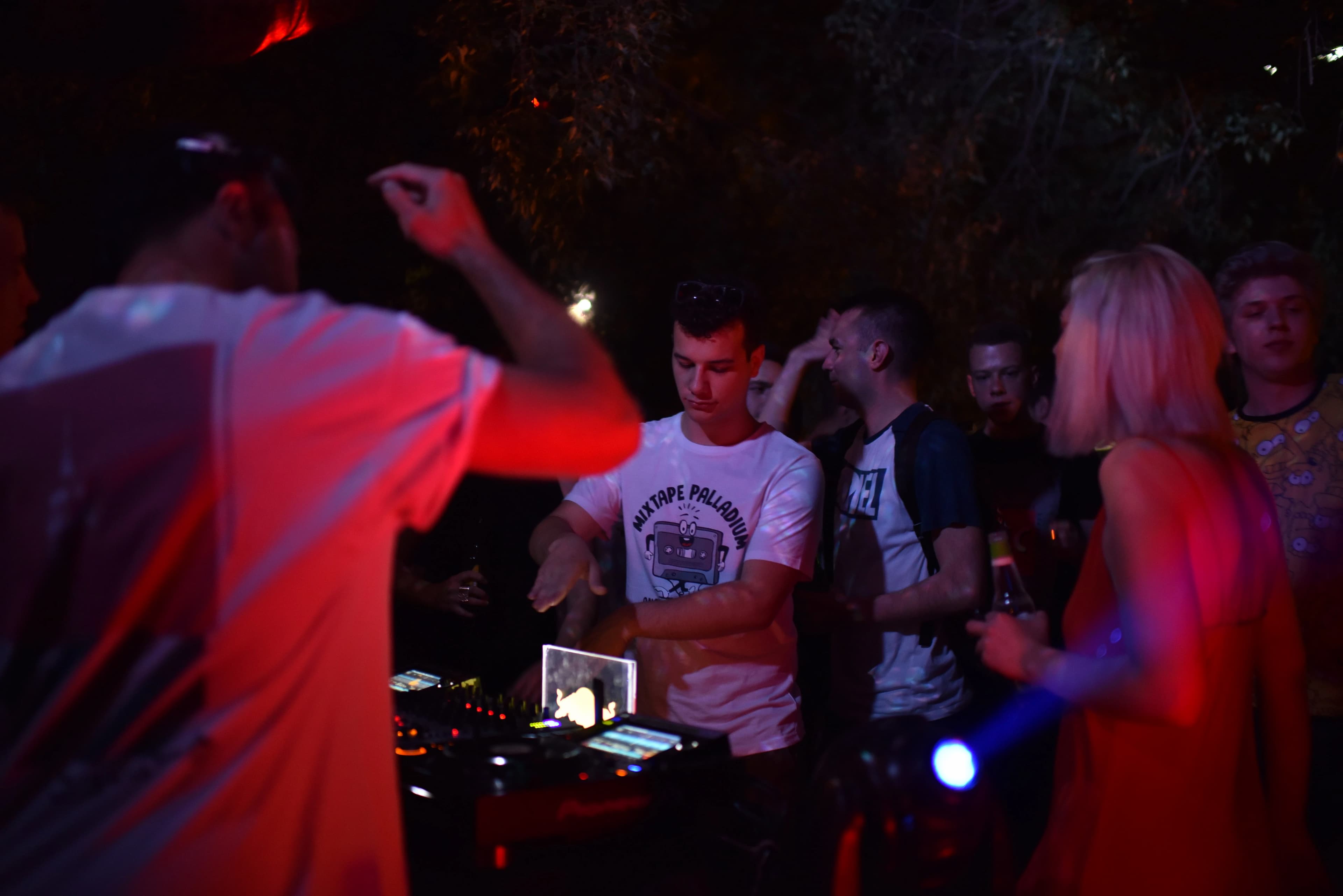 FRIDAY ALL DAY na jednoj od najljepših terasa u Mostaru Teco bara