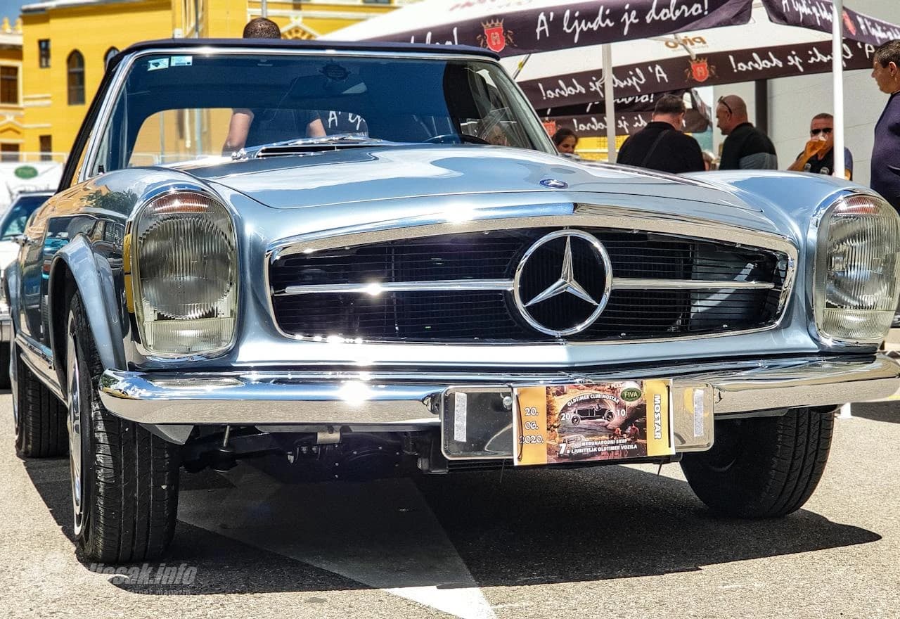 Revija oldtimera u Mostaru