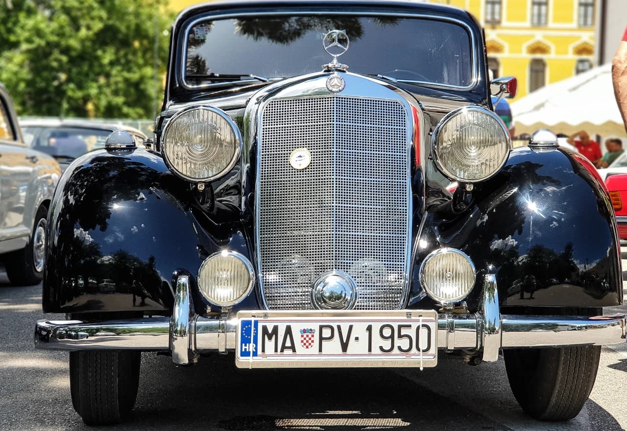 Revija oldtimera u Mostaru