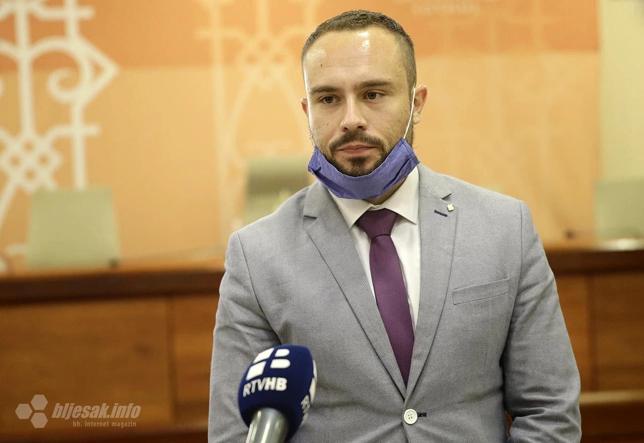 Mladi političari iz 11 stranka učili kako biti dobar političar