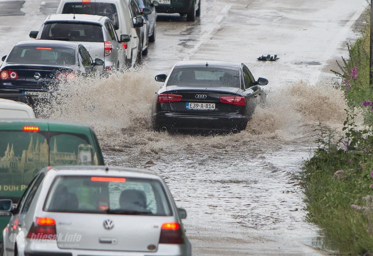 Mostar nakon kiše - zastoji, gužve i snalažljivi vozači