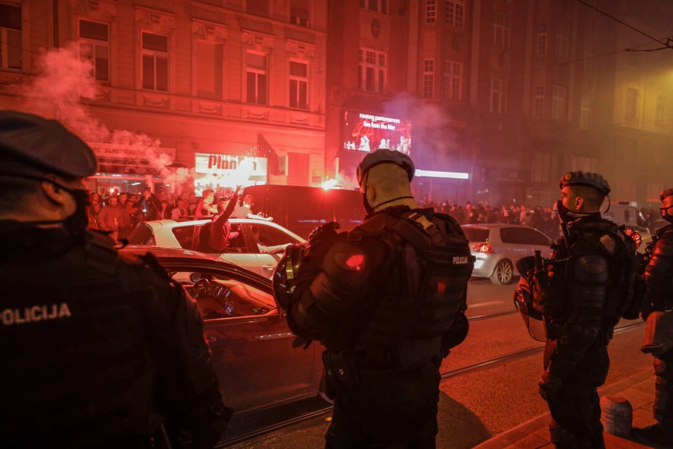 Nogometaši i navijači Sarajeva proslavili titulu prvaka BiH 