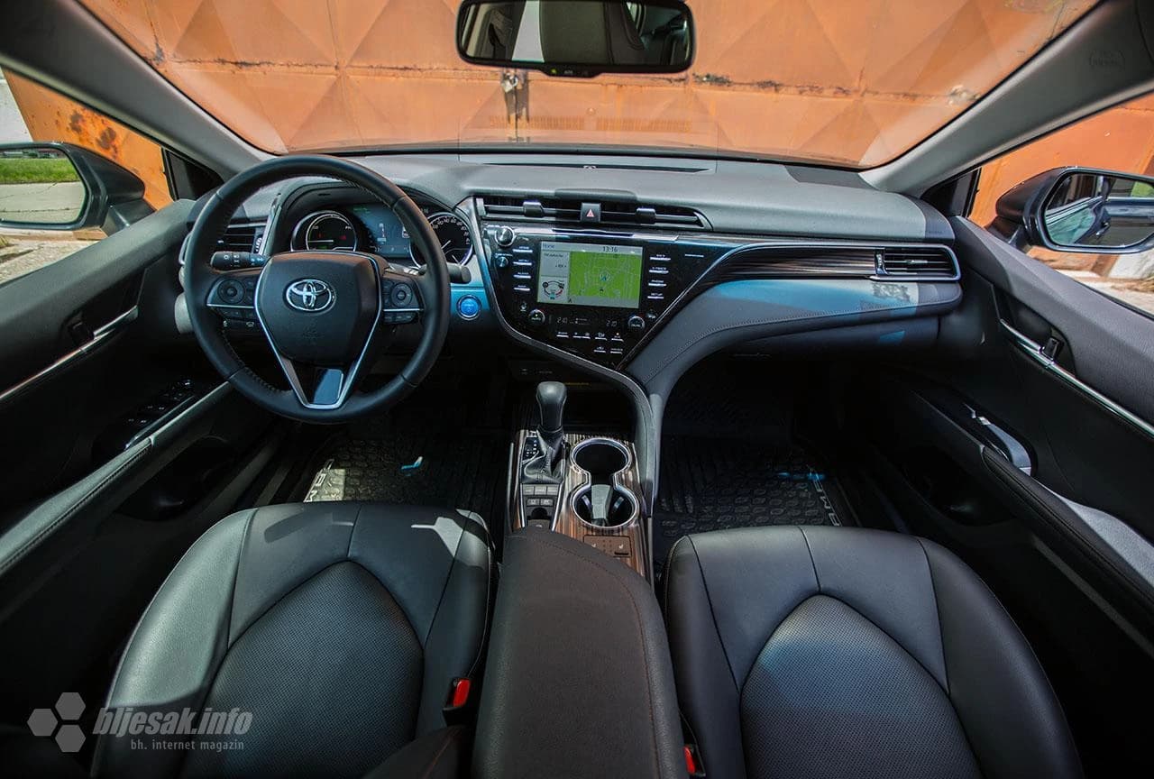 Toyota Camry Hybrid EXECUTIVE