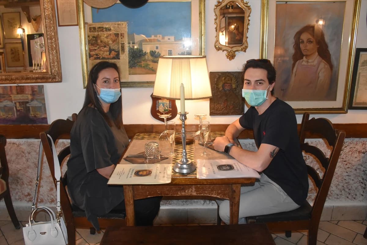 Italijani se polako navikavaju na oprezan povratak u normalan život