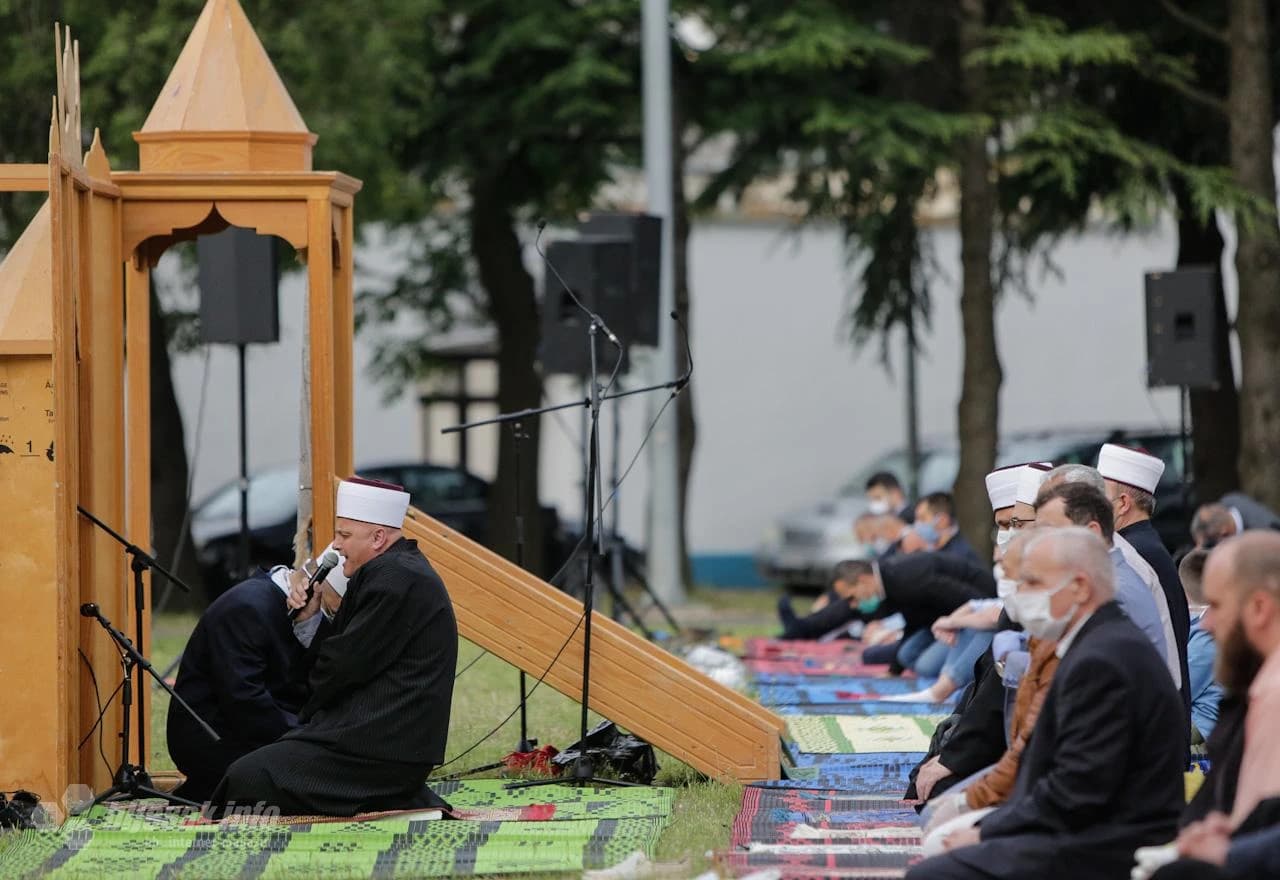 Središnja manifestacija klanjanja Bajram namaza u Mostaru