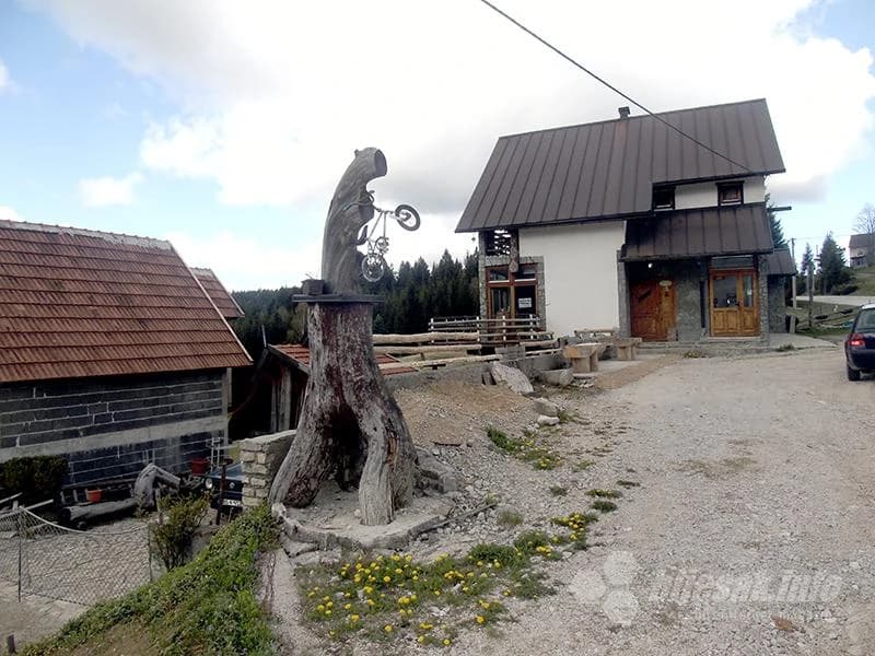 …s tek ponekim proplamsajem maštovitosti