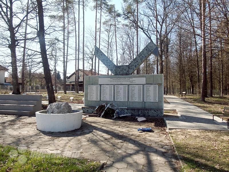 Spomen-obilježje...