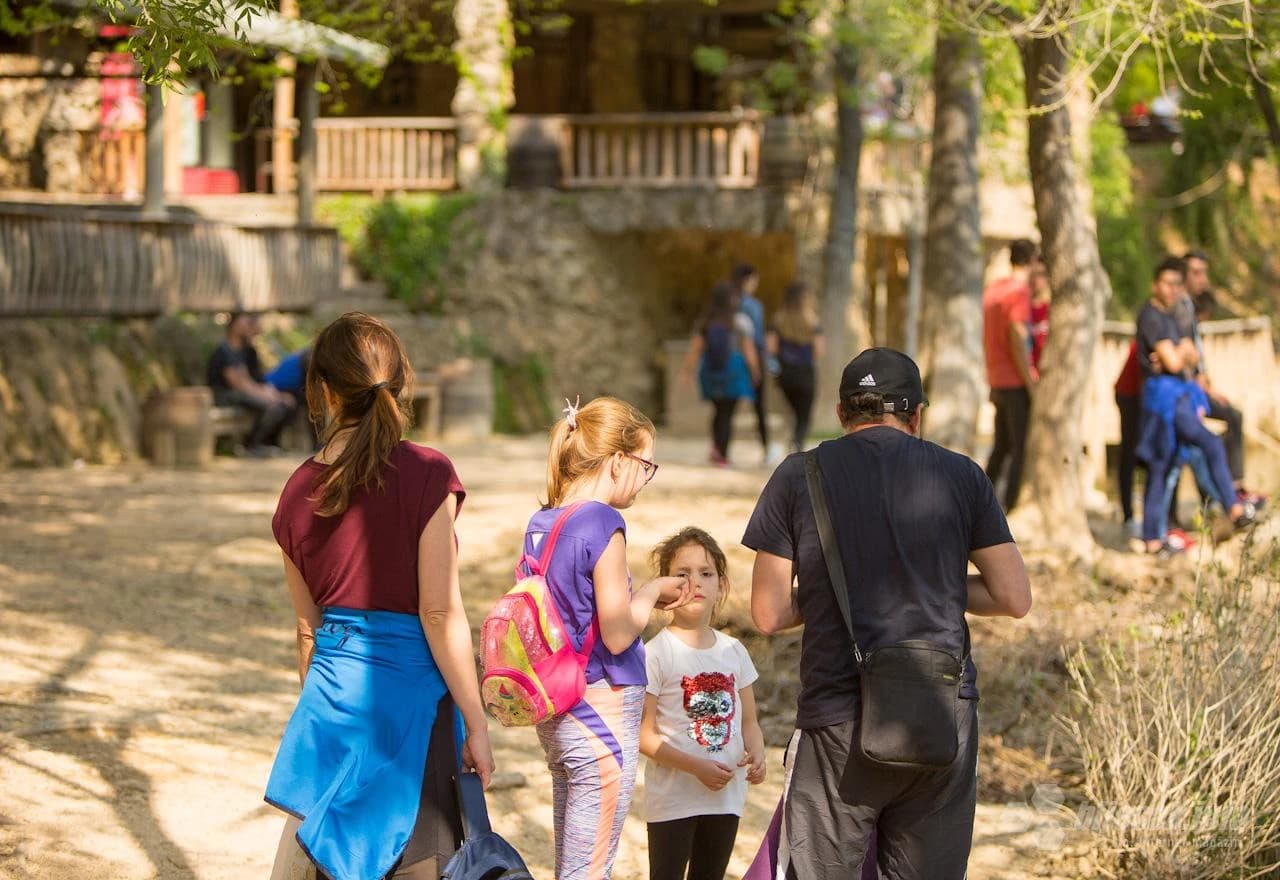 Vodopad 'Kravica' prepun ljudi u doba pandemije