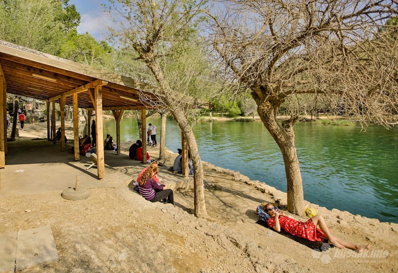 Vodopad 'Kravica' prepun ljudi u doba pandemije