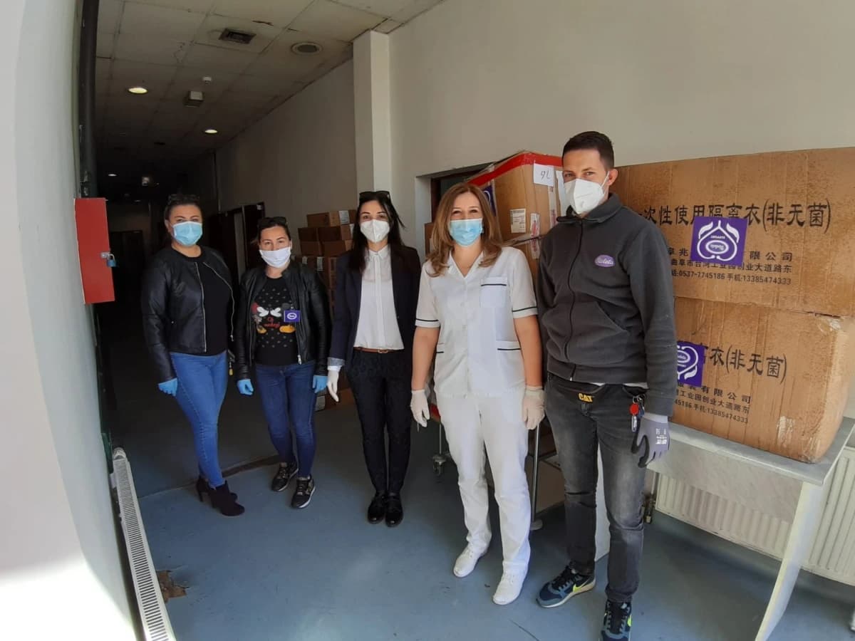 Violeta isporučila respiratore i zaštitnu opremu mostarskim bolnicama