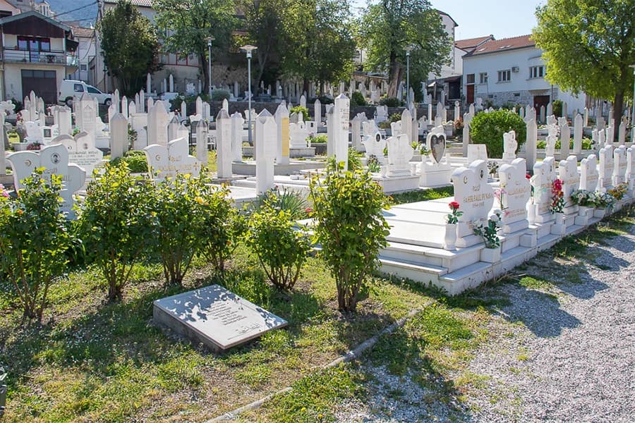 Na mostarskim Šehitlucima obilježen Dan Armije RBiH