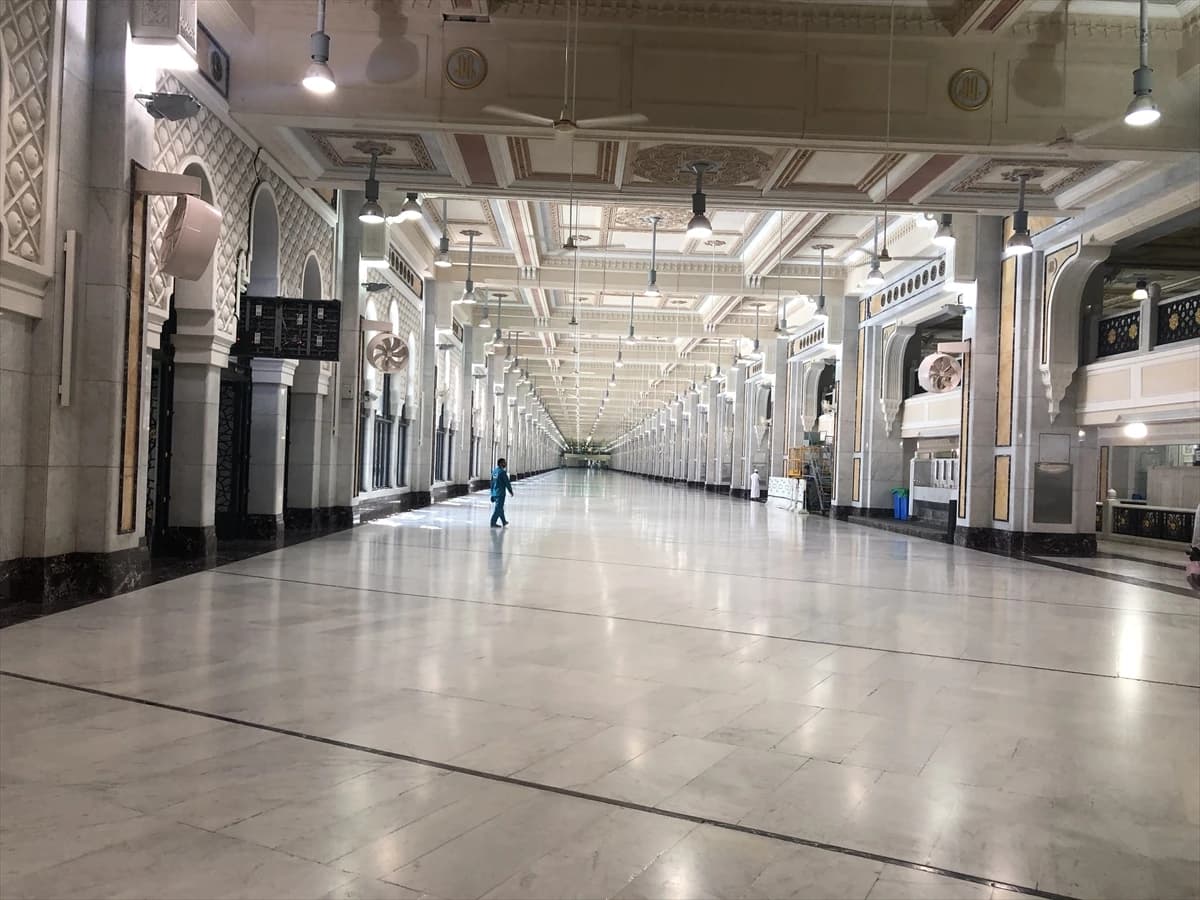 Prostor oko Kabe potpuno prazan