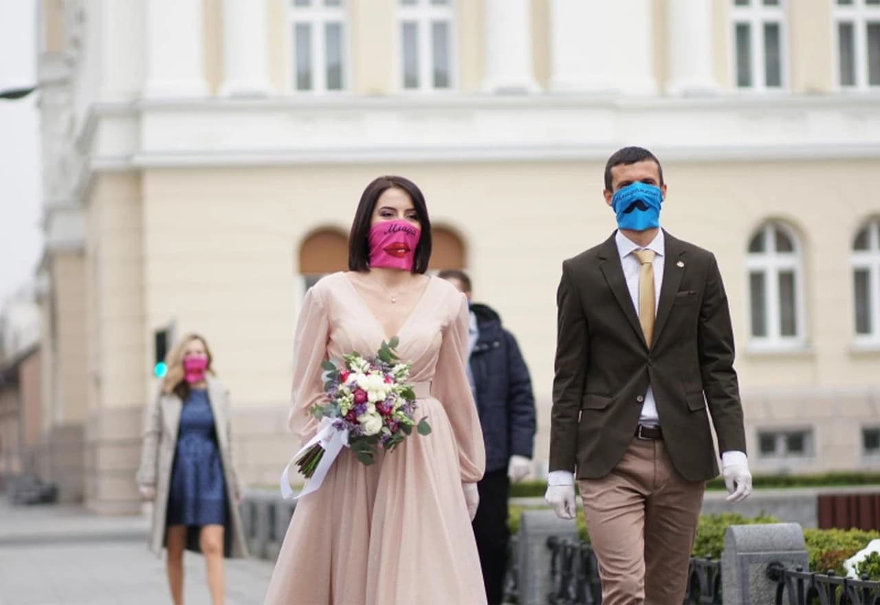 Mladenci iz BiH uz prigodne maske izgovorili DA
