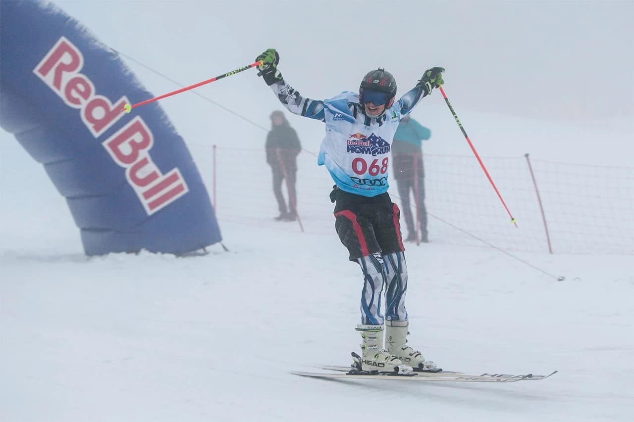 Unatoč magli i mećavi održan masovni spust na Jahorini