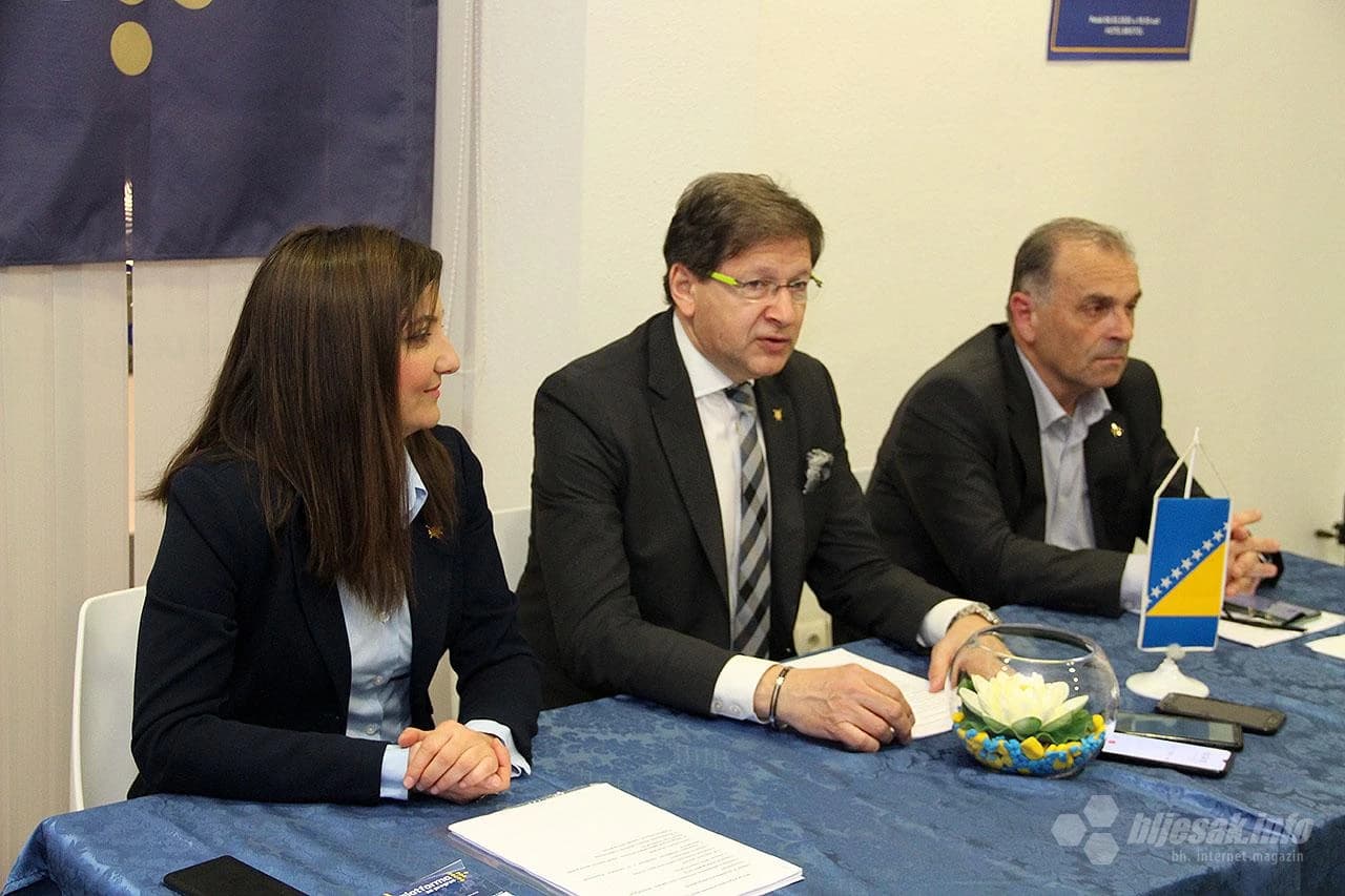 Detalj s konferencije za medije