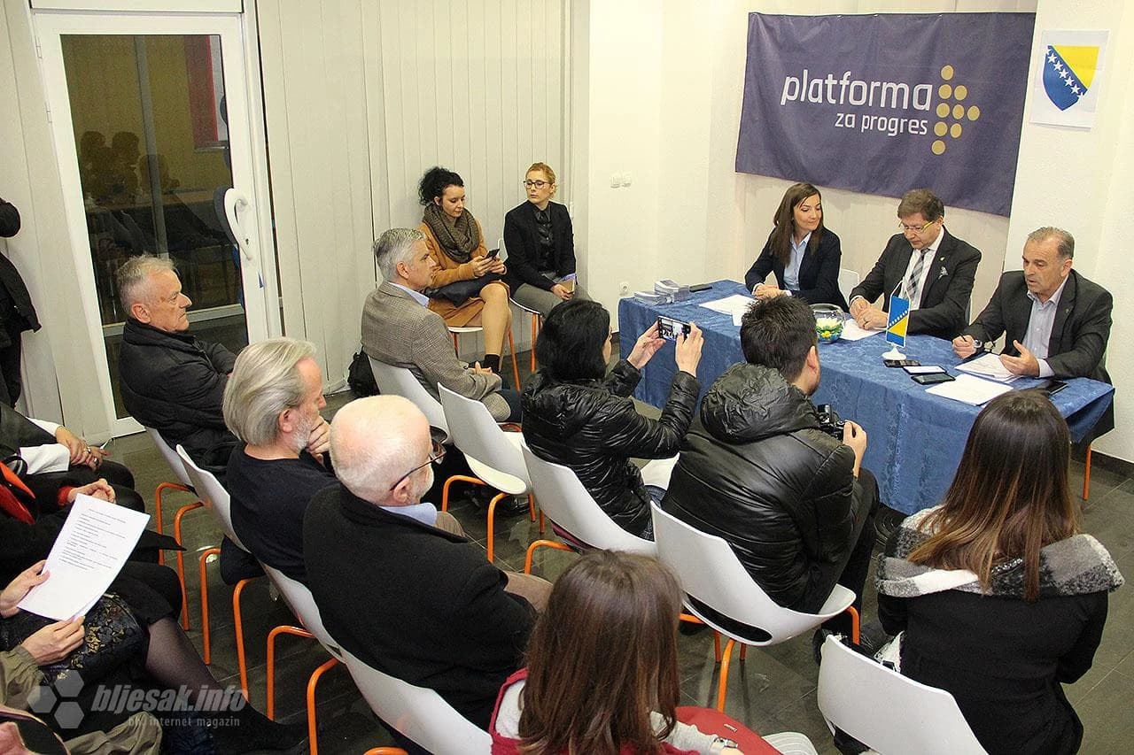 Detalj s konferencije za medije