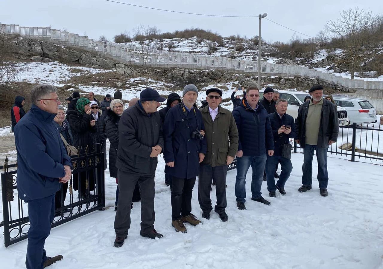 Članovi PL HNŽ u obilasku spomen obilježja