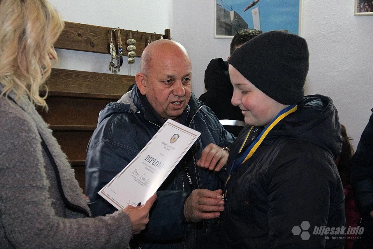 'Mostari' zajedno s djecom skakačima obilježili Dan neovisnosti BiH