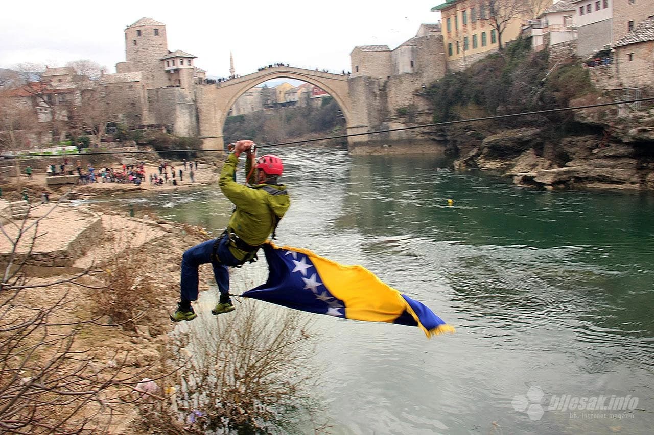 'Mostari' zajedno s djecom skakačima obilježili Dan neovisnosti BiH