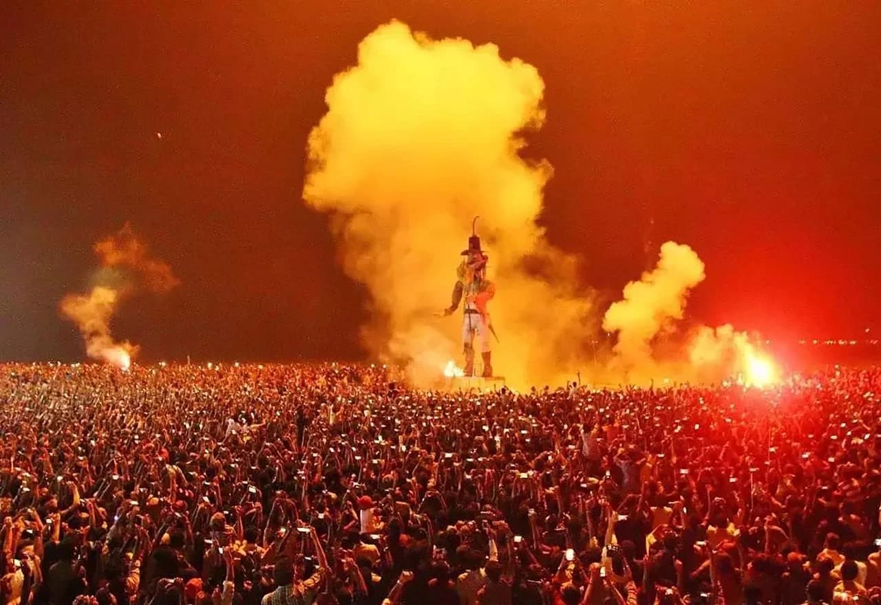 Sama činjenica da mi volimo spaljivati personificirane predmete i da toliko ljubimo vatru je poganska