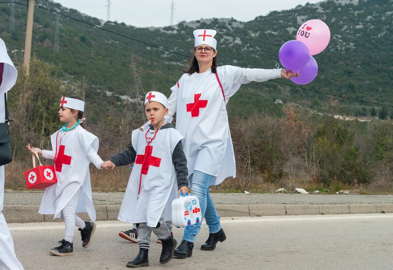 Vesela karnevalska povorka Dječjeg vrtića u Neumu