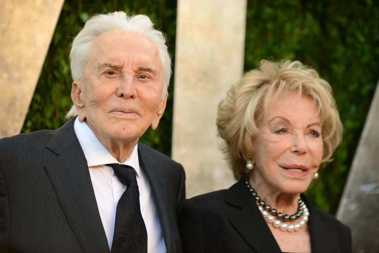 Kirk Douglas sa suprugom Anne 