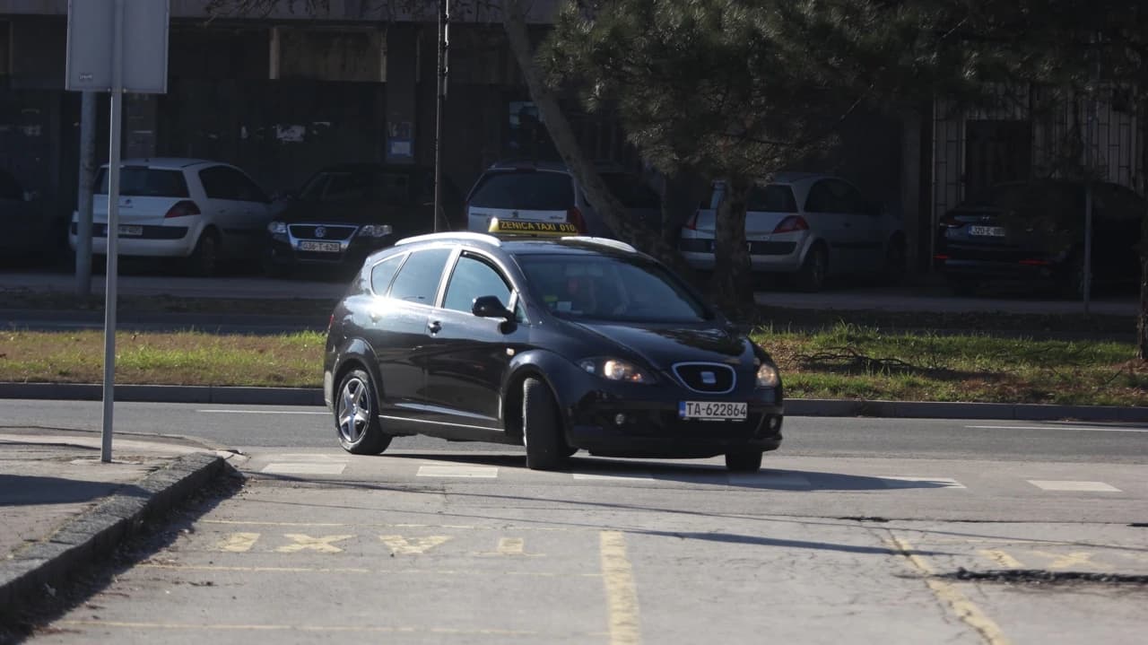 Upoznajte taksistu koji besplatno vozi djecu s posebnim potrebama