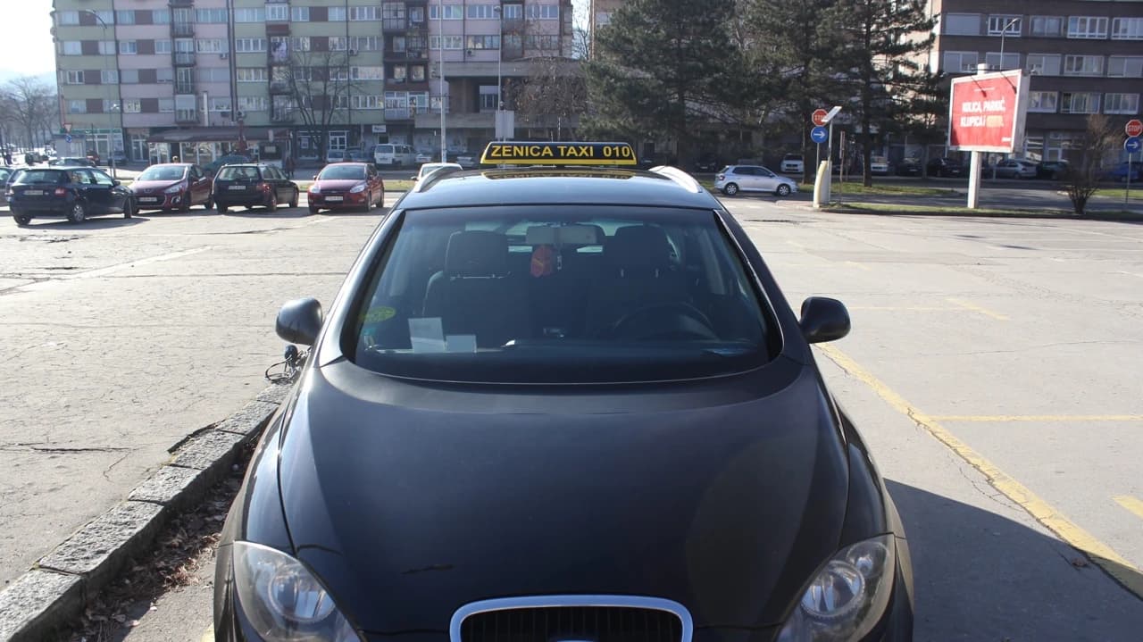 Upoznajte taksistu koji besplatno vozi djecu s posebnim potrebama