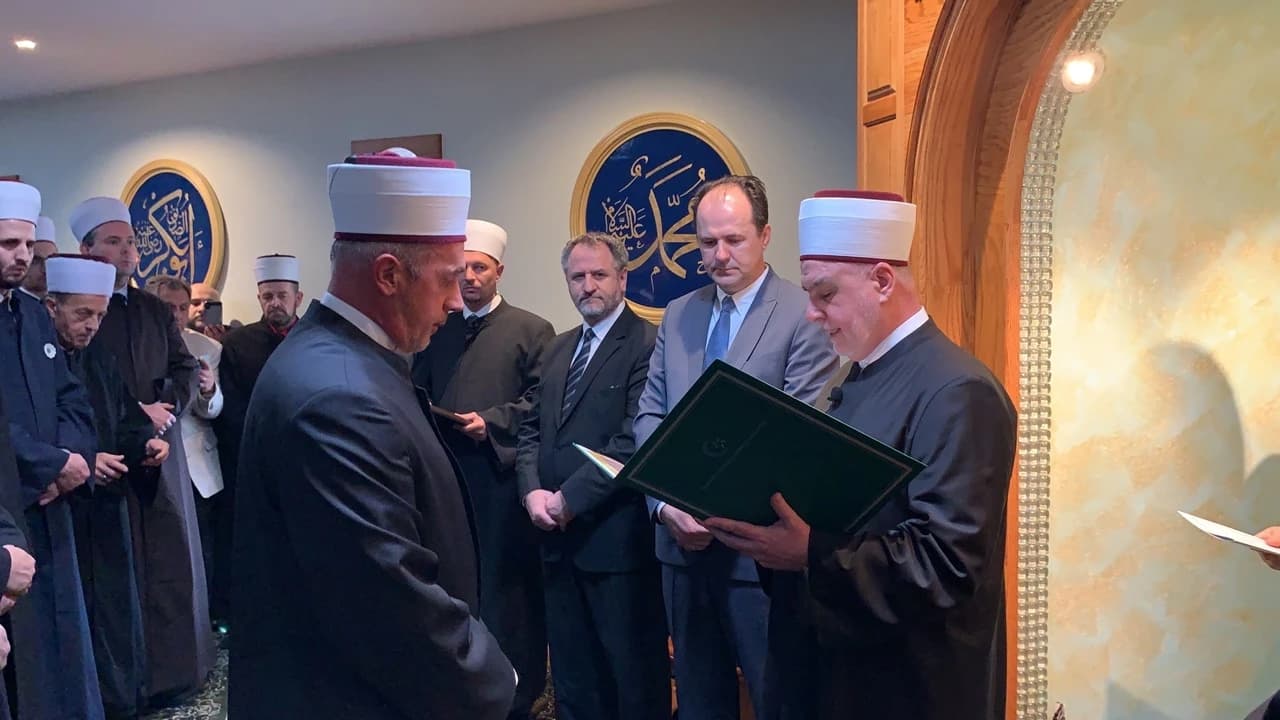 Reis nagradio muftiju u Americi