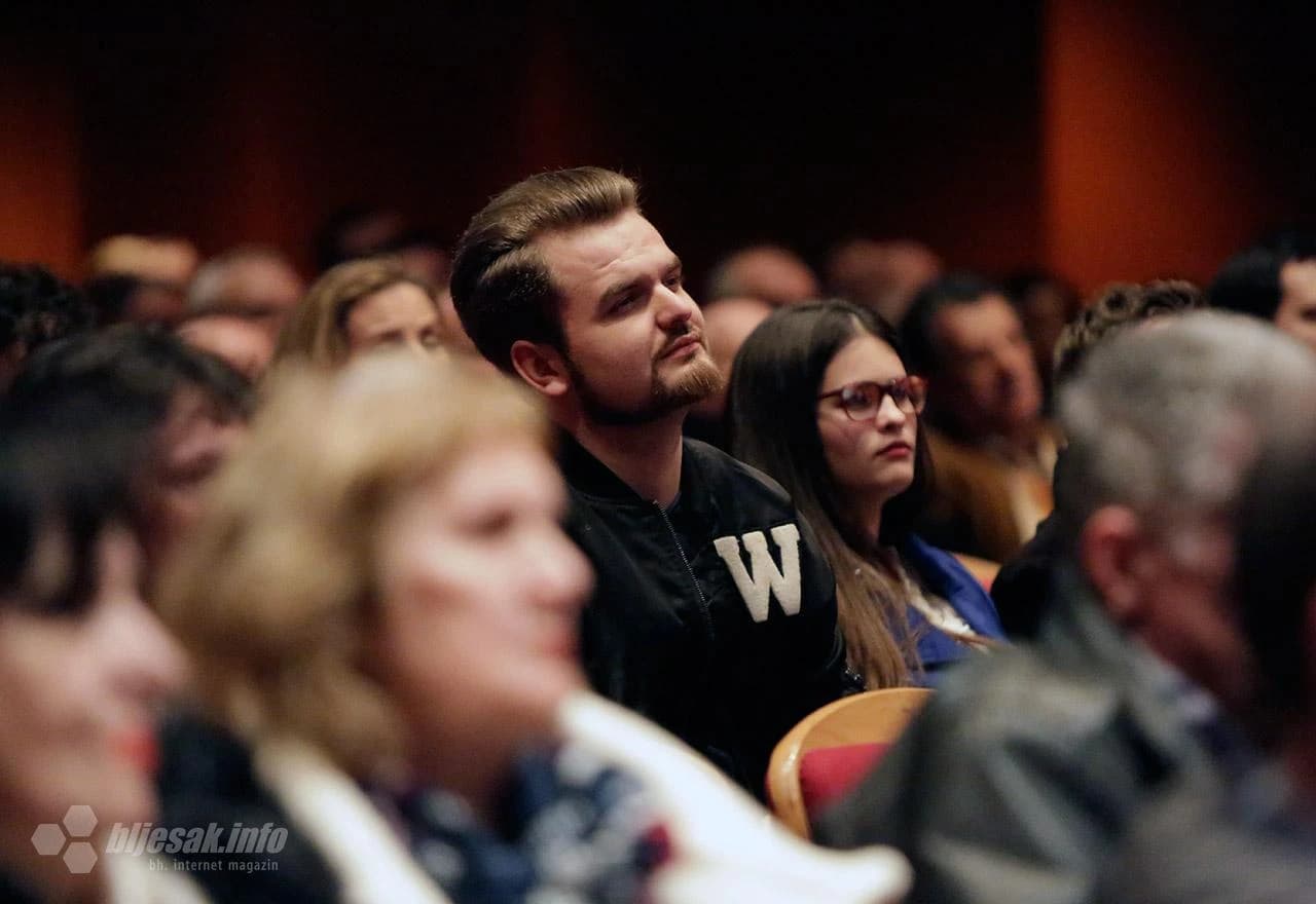 Raspudić predstavio Mostaru 'Kratki espresso'