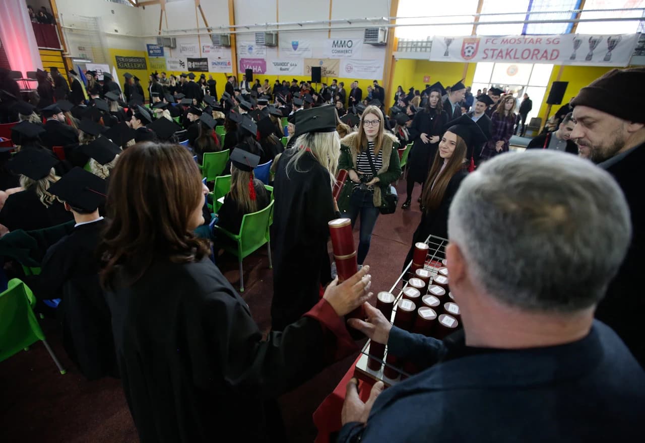 Univerzitet ispratio još jednu generaciju diplomanata