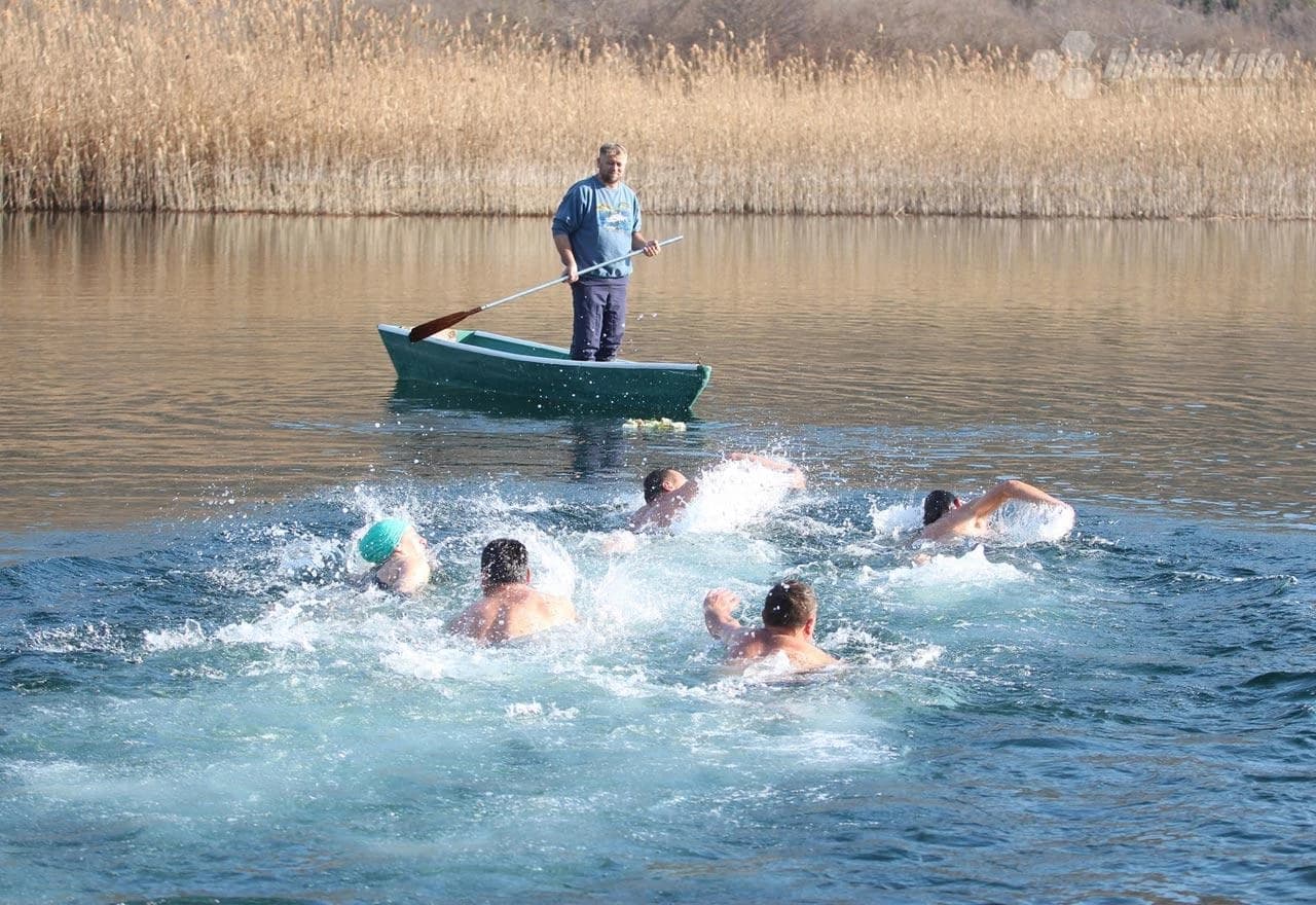 Plivalo se na jezeru Škrka