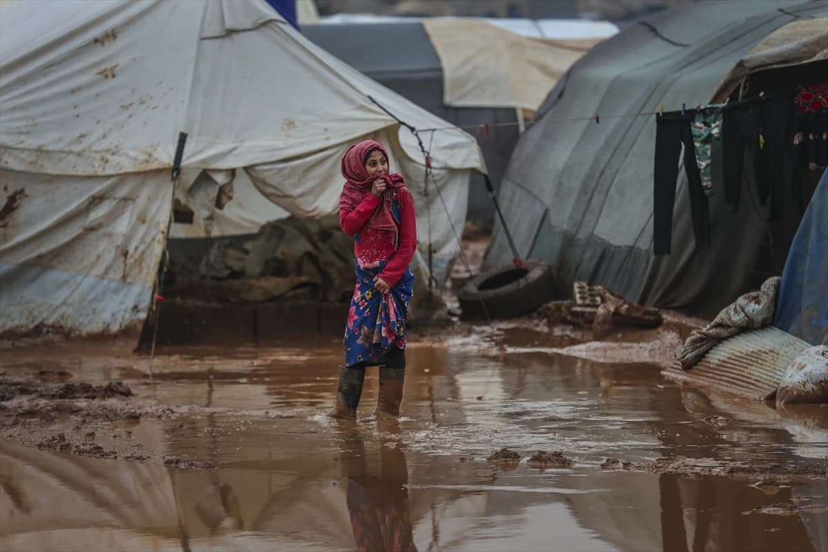  Zbog intenziviranih sukoba 300.000 Sirijaca napustilo domove u Idlibu