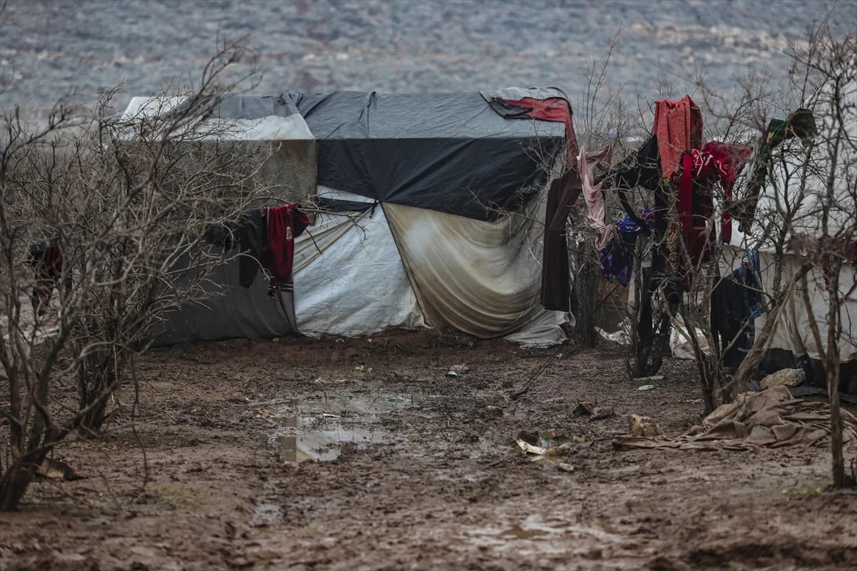  Zbog intenziviranih sukoba 300.000 Sirijaca napustilo domove u Idlibu