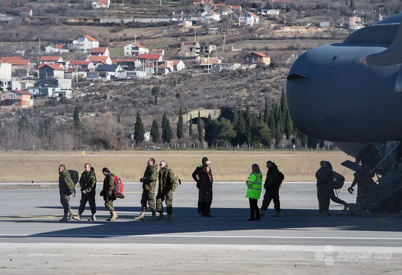  Jedan od najvećih aviona na svijetu sletio u Mostar