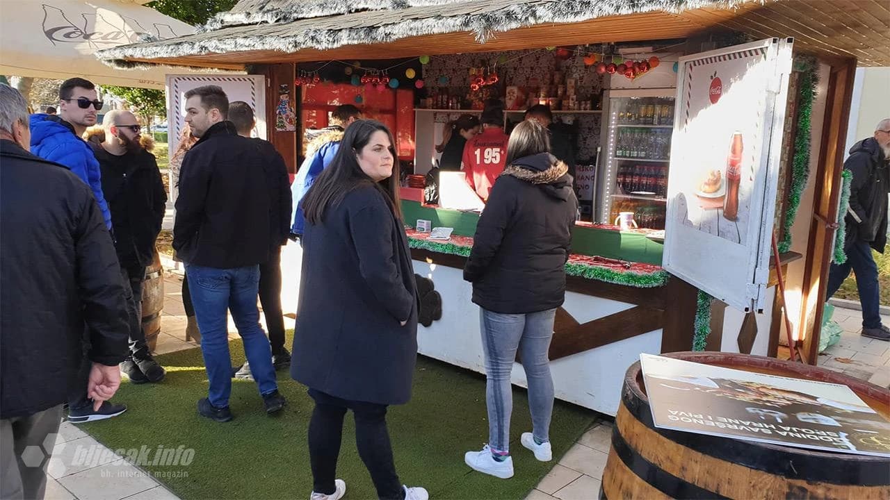 Mostarci se prepustili dobroj blagdanskoj atmosferi