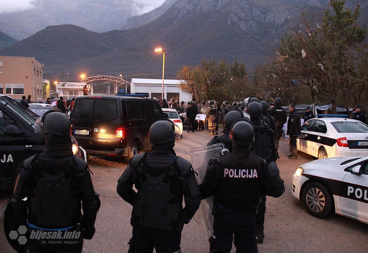 Akcija policije pred deponijom Uborak