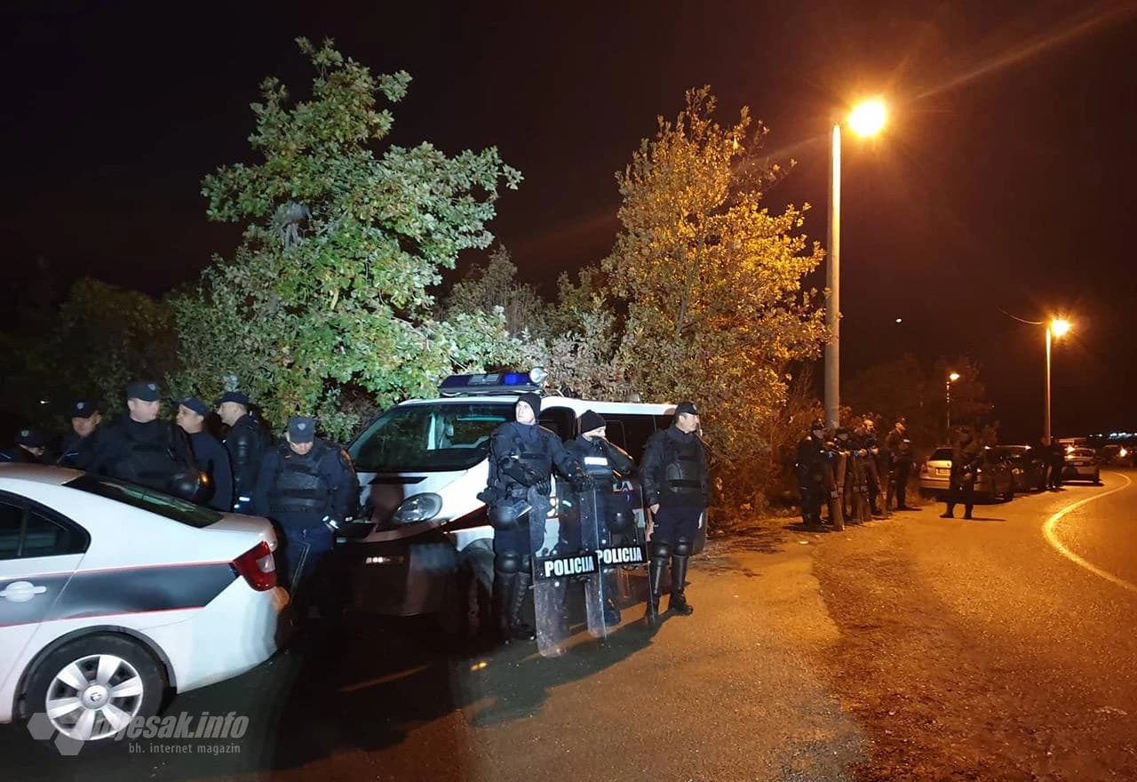 Policija i prosvjednici ispred deponije u Vrapčićima