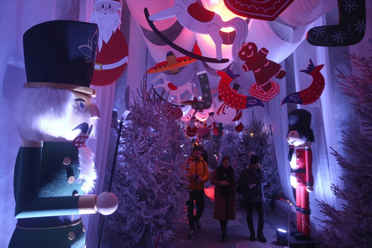 Advent: Zagrebački tunel Grič u znaku Orašara