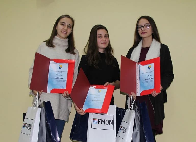 Diplome za najboljih 58 osnovnoškolaca i srednjoškolca 