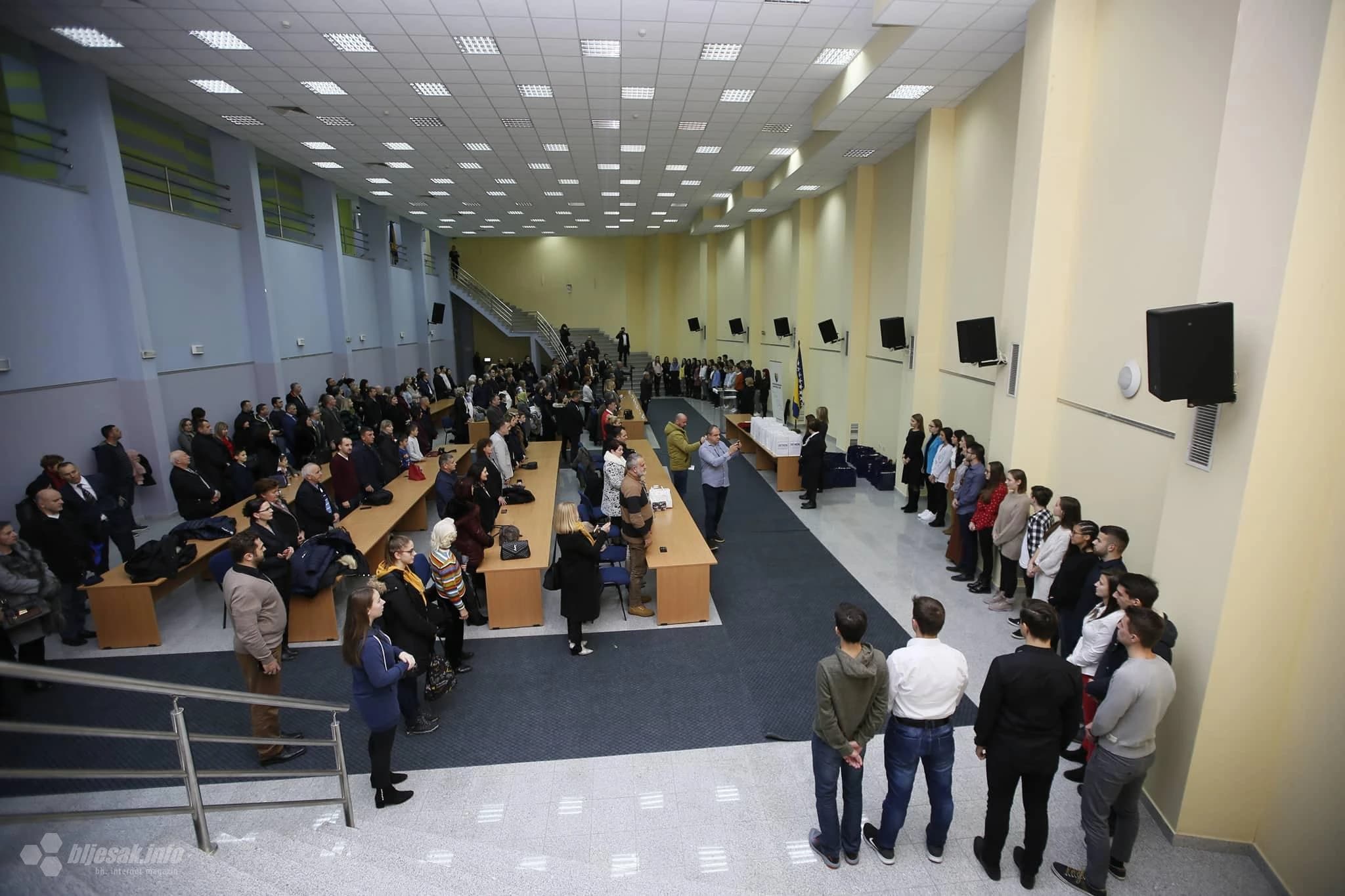 Diplome za najboljih 58 osnovnoškolaca i srednjoškolca