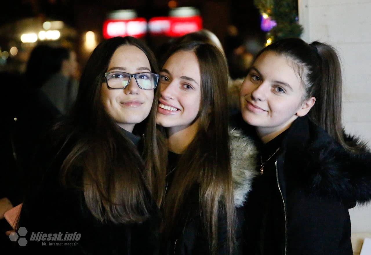 Upaljena prva adventska svijeća u Mostaru