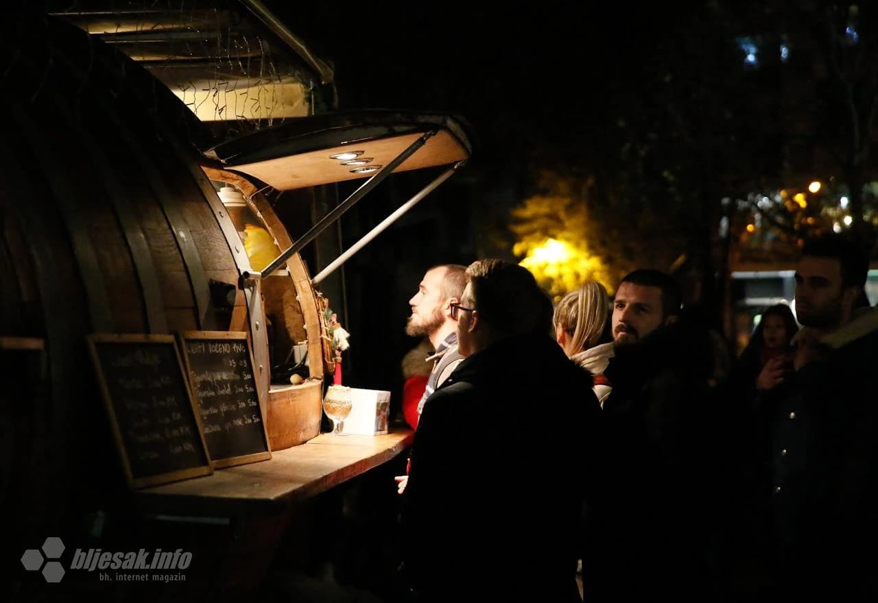Upaljena prva adventska svijeća u Mostaru