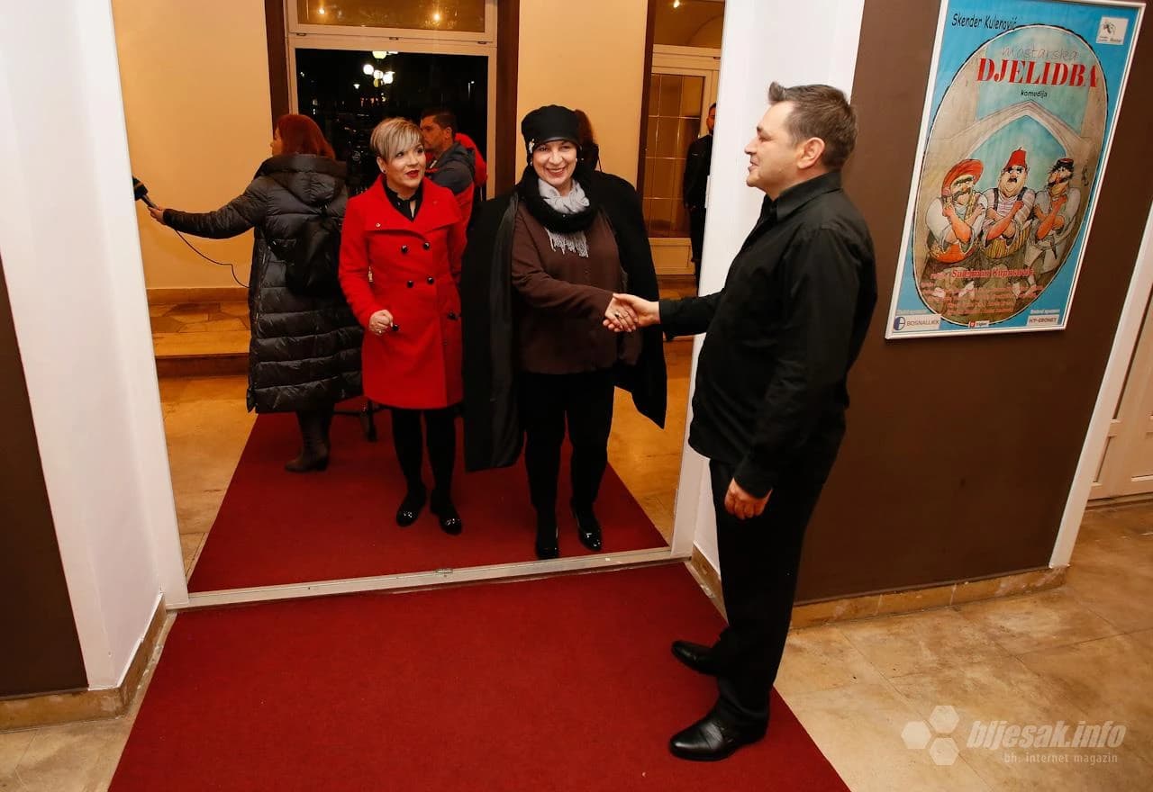 Detalj s izložbe dokumentarne građe i fotografija predstava nastalih u produkciji Narodnog pozorišta u Mostaru 50-ih i 60-ih godina