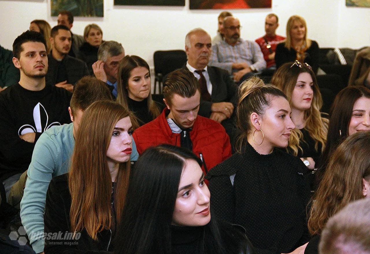 Detalj s održane tribine