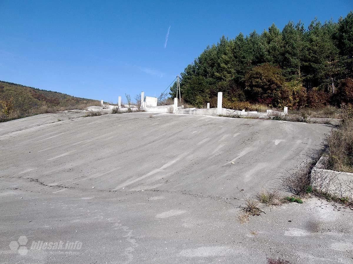 Neko je nešto započeo